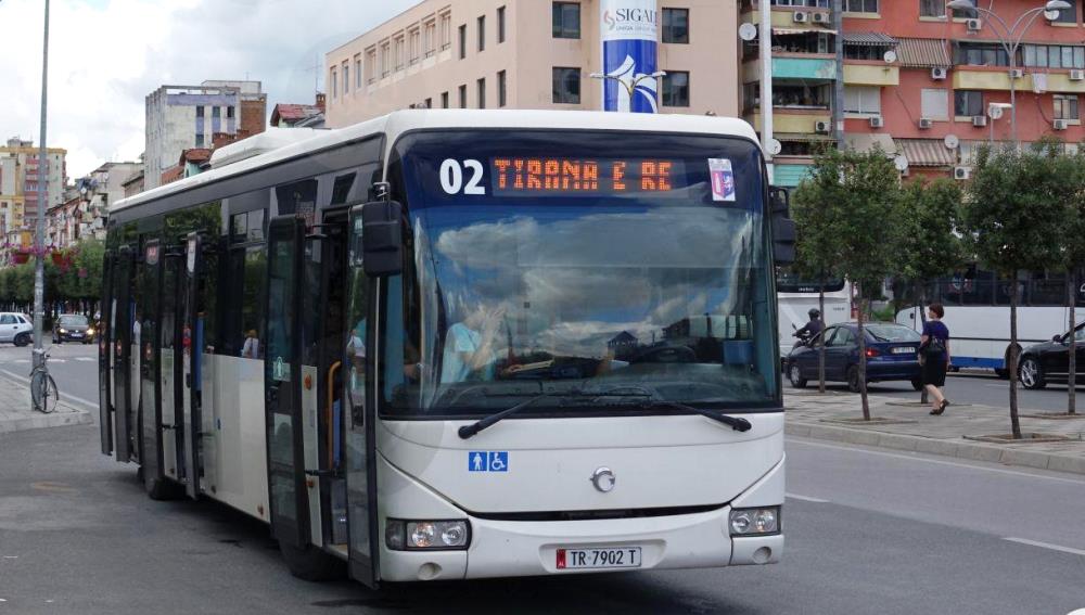 Shoqata e Transportit kerkon 100 per qind kompensim per abonene e studentit